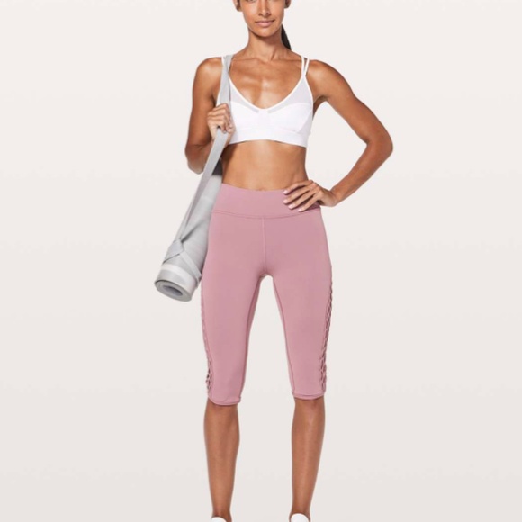 lululemon athletica Pants - Lululemon // Love Knot Crop 15" // Size 2
